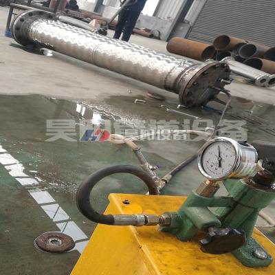 国外油田工程项目之金属软管出厂前的试压工作
