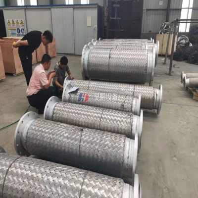 国外油田注水站项目金属软管出厂前的检验