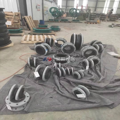 污水处理厂订购的橡胶伸缩器发货