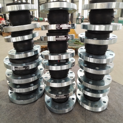 辽阳老客户定制的可曲挠橡胶接头发货啦！