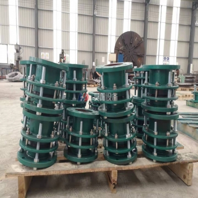 山东钢制防拉脱伸缩器生产厂家