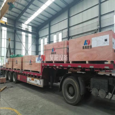 钢制防拉脱伸缩器发往新疆项目现场